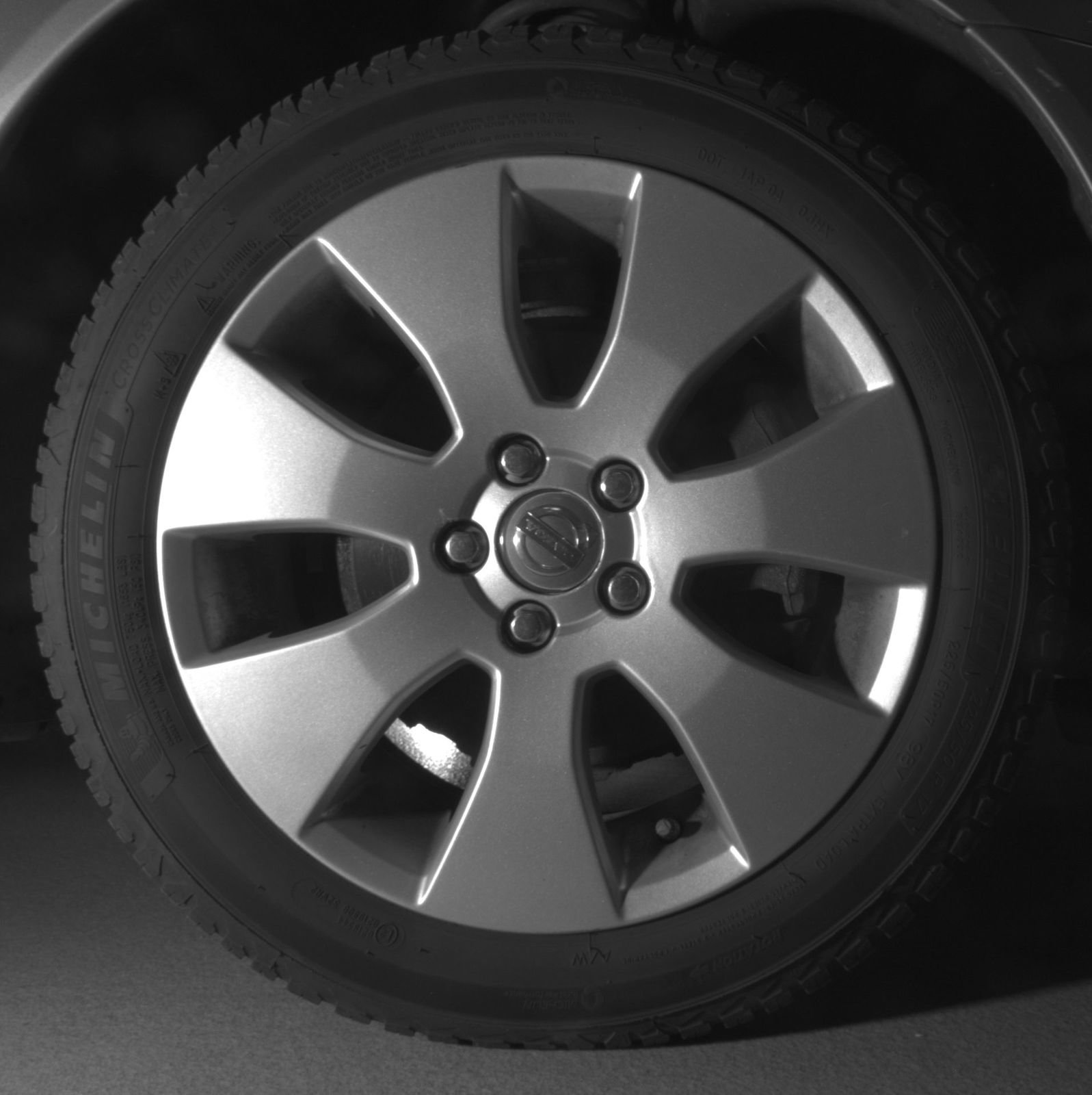 Used 2008 Volvo V70 FWD image 10