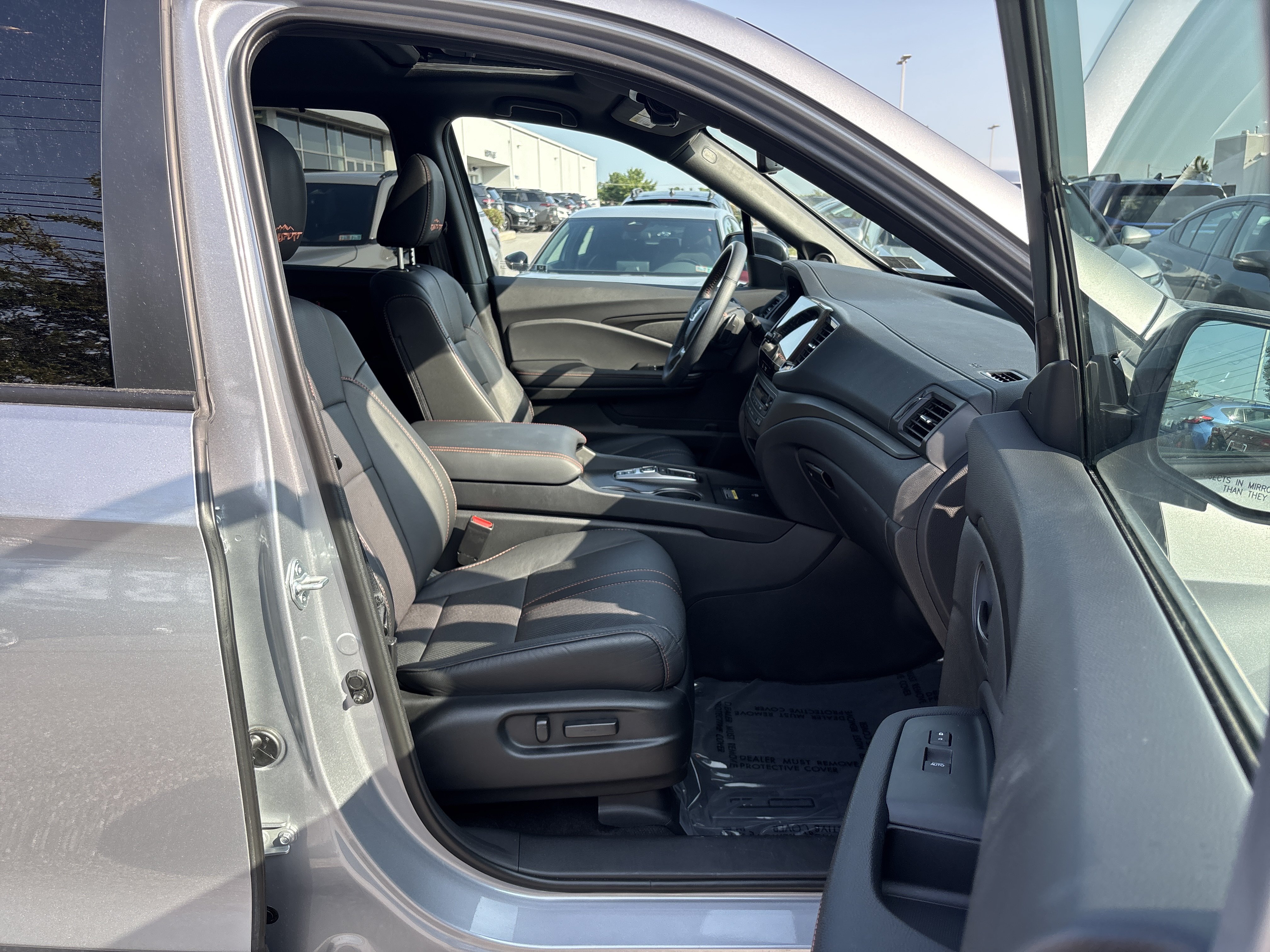 Used 2025 Honda Passport TrailSport image 21