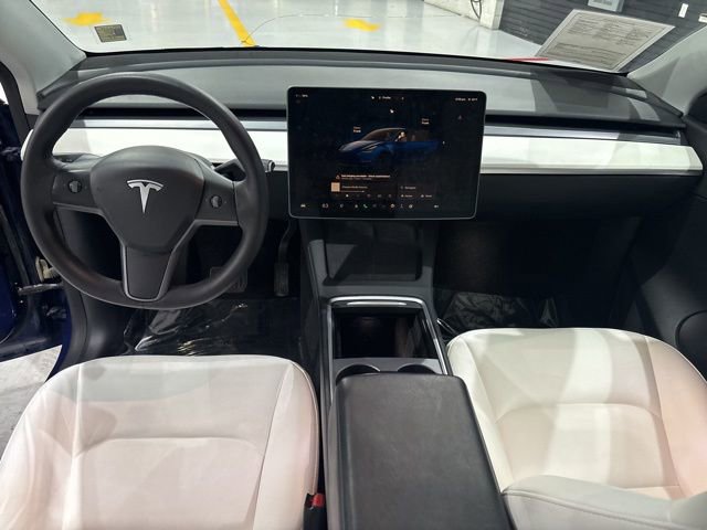 Used 2022 Tesla Model Y Long Range image 18