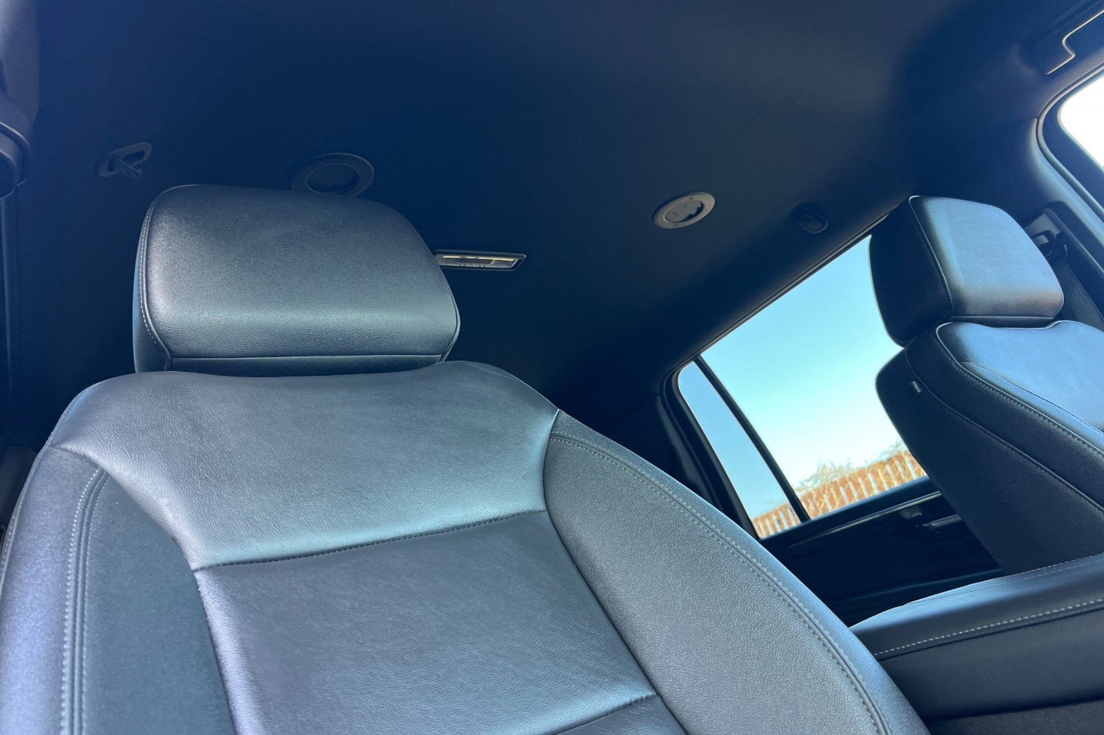 Used 2025 Chevrolet Suburban Z71 AWD/4WD image 18