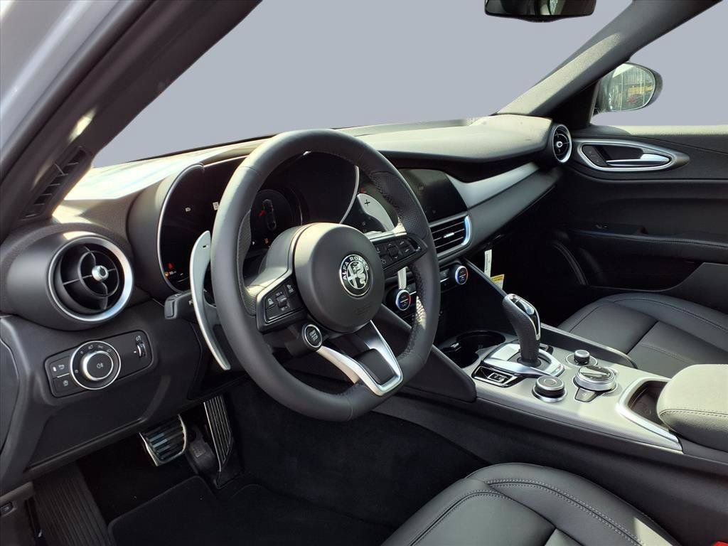 New 2025 Alfa Romeo Giulia RWD image 7