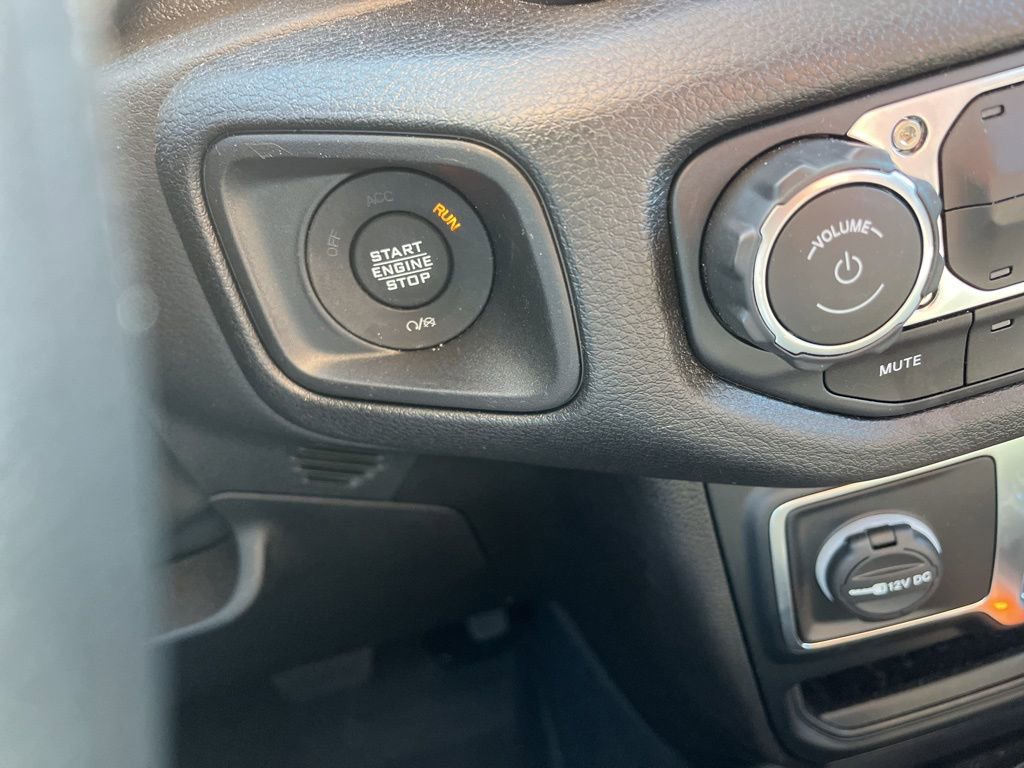 Used 2025 Jeep Wrangler Sport image 23