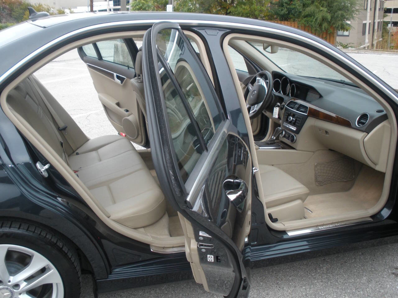 Used 2013 Mercedes-Benz C 250 Sedan image 21