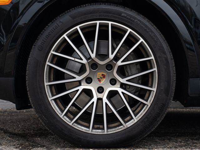 Certified 2023 Porsche Cayenne S AWD/4WD image 12