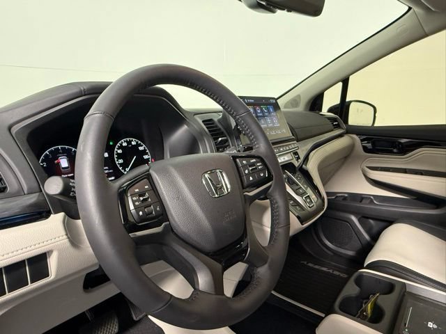 Used 2026 Honda Odyssey Elite image 12
