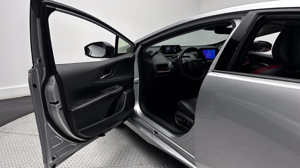 Certified 2023 Toyota Prius Prime FWD image 17