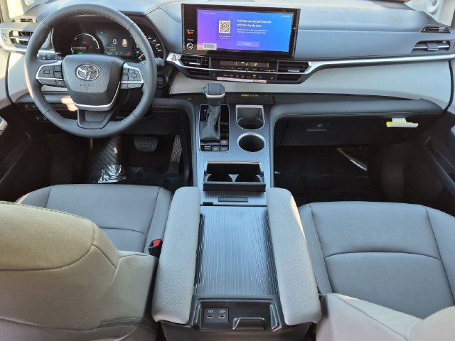 New 2026 Toyota Sienna XLE FWD image 24