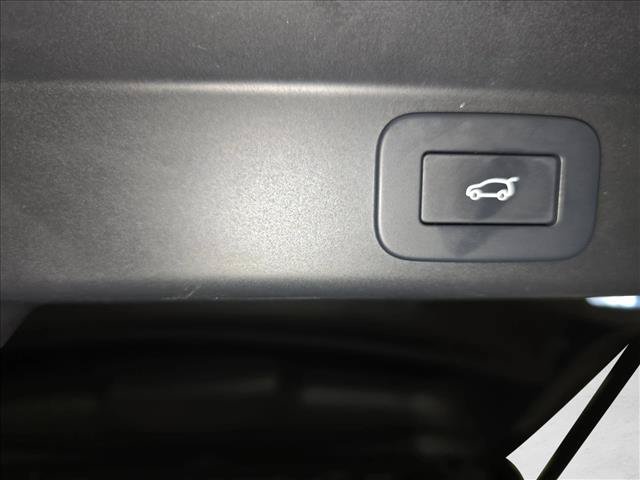 Used 2023 Land Rover Range Rover Sport SE AWD/4WD image 13