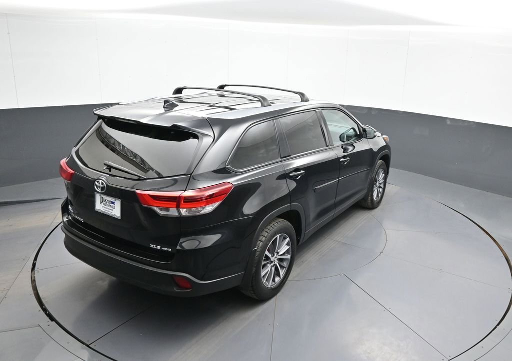Certified 2019 Toyota Highlander XLE AWD/4WD image 40