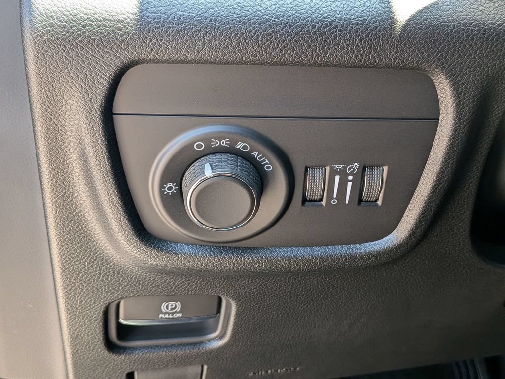 New 2026 Jeep Grand Cherokee L 2WD image 18