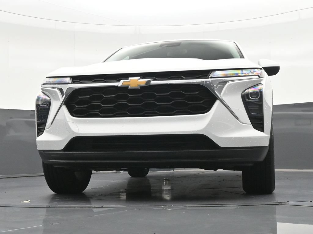 Used 2024 Chevrolet Trax LS w/ LS Convenience Package FWD image 30