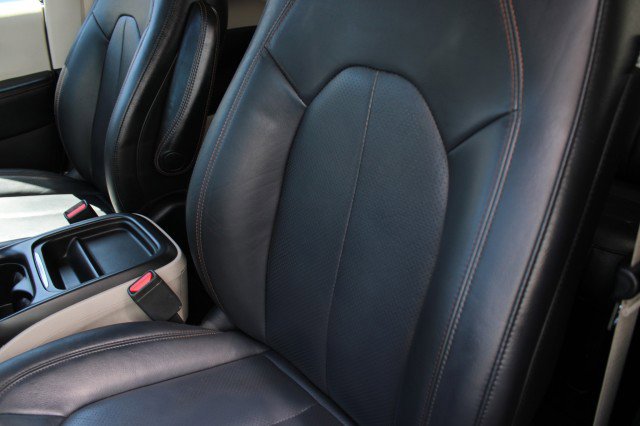Used 2019 Chrysler Pacifica Touring-L FWD image 21