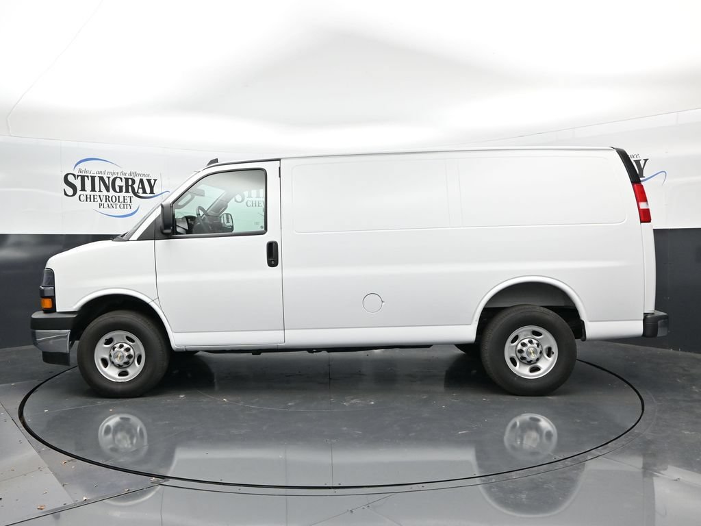 Certified 2025 Chevrolet Express 2500 w/ Driver Convenience Package RWD image 4