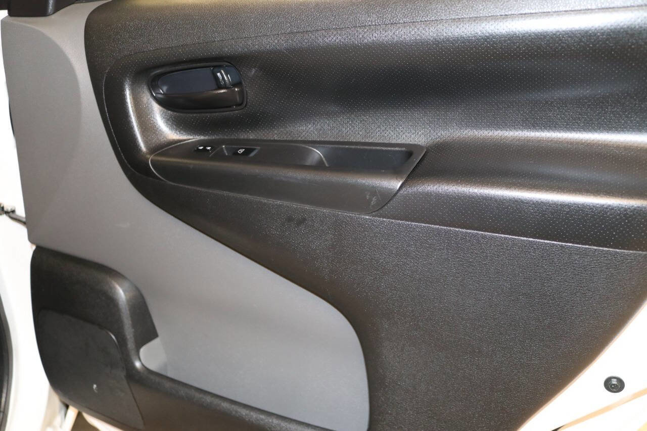 Used 2020 Nissan NV200 S w/ Back Door Glass Package image 53