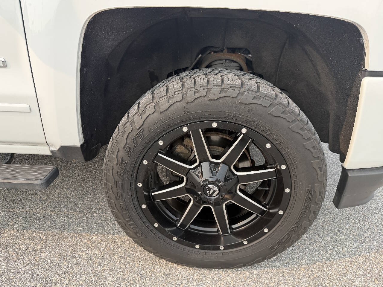 Used 2018 Chevrolet Silverado 1500 LT w/ LPO, Essentials Package AWD/4WD image 23