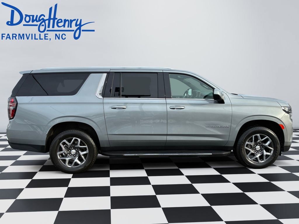 Used 2024 Chevrolet Suburban LT image 6