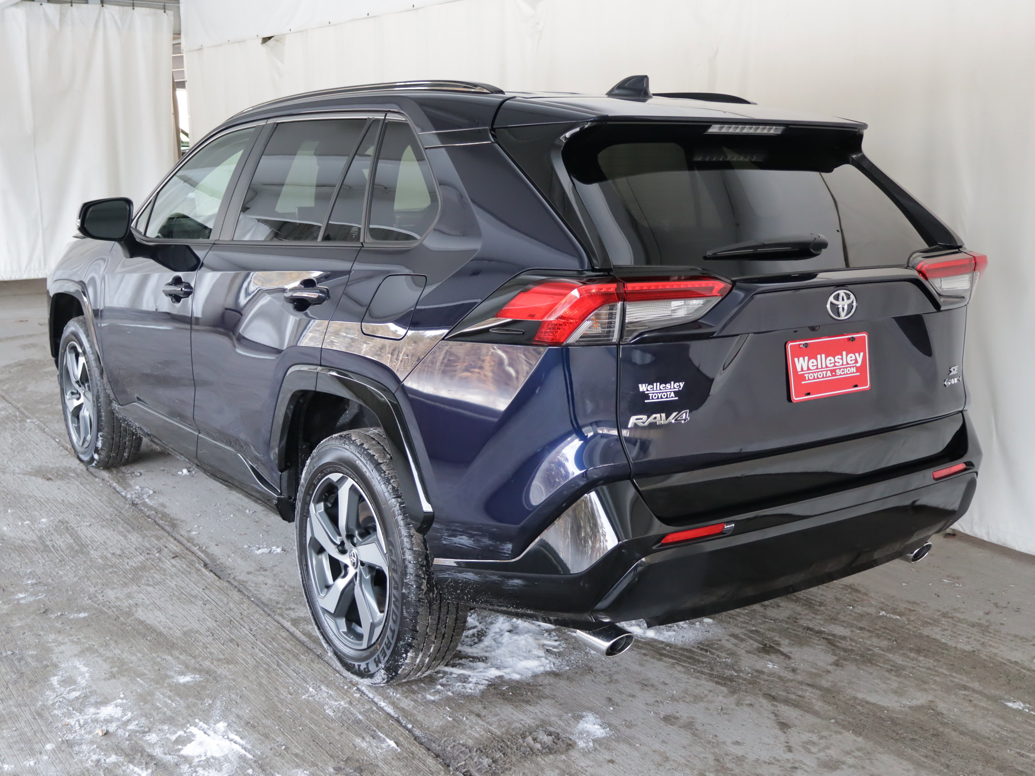 Used 2025 Toyota RAV4 SE image 26