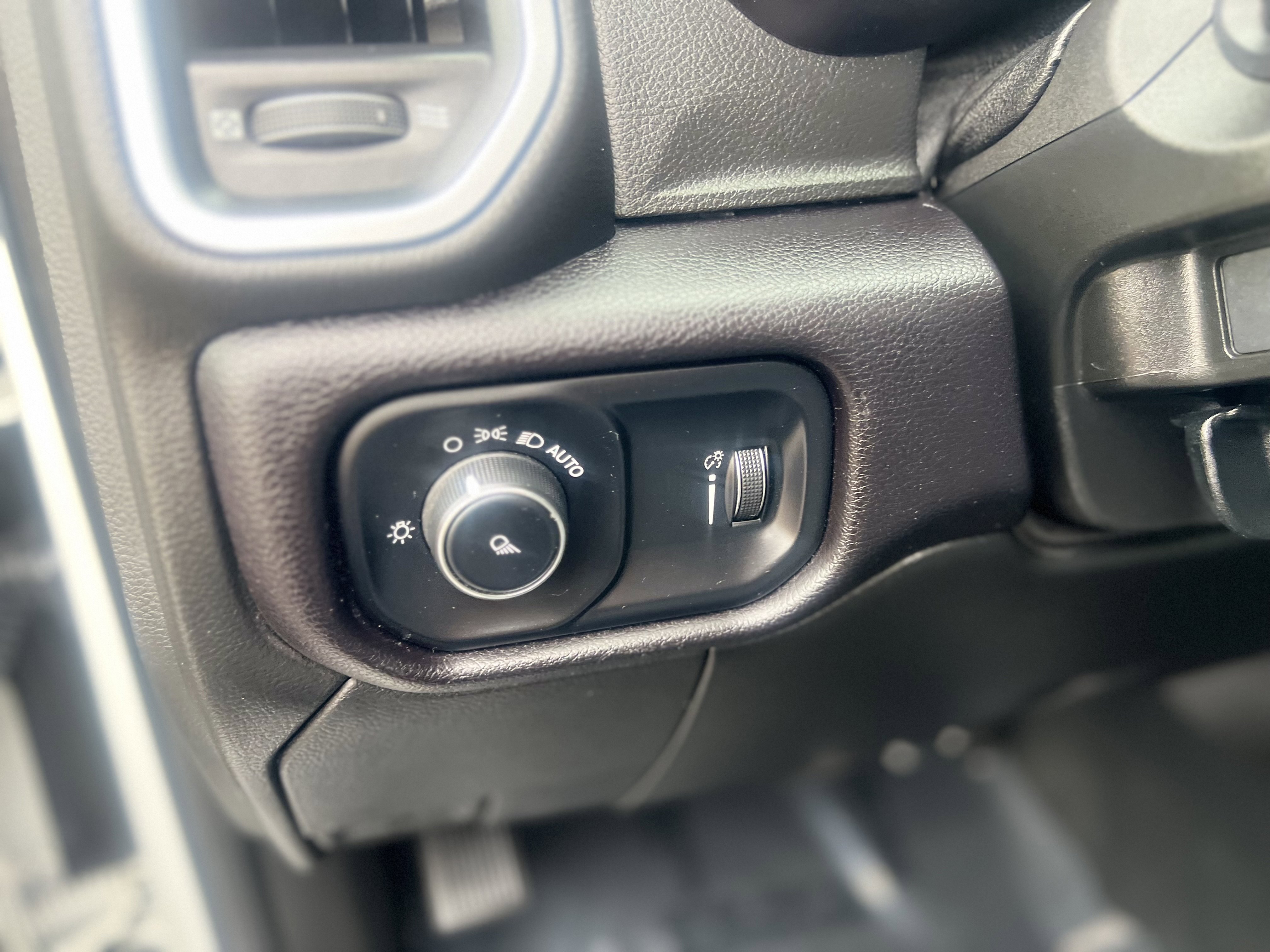 Used 2022 RAM 3500 Big Horn AWD/4WD image 13