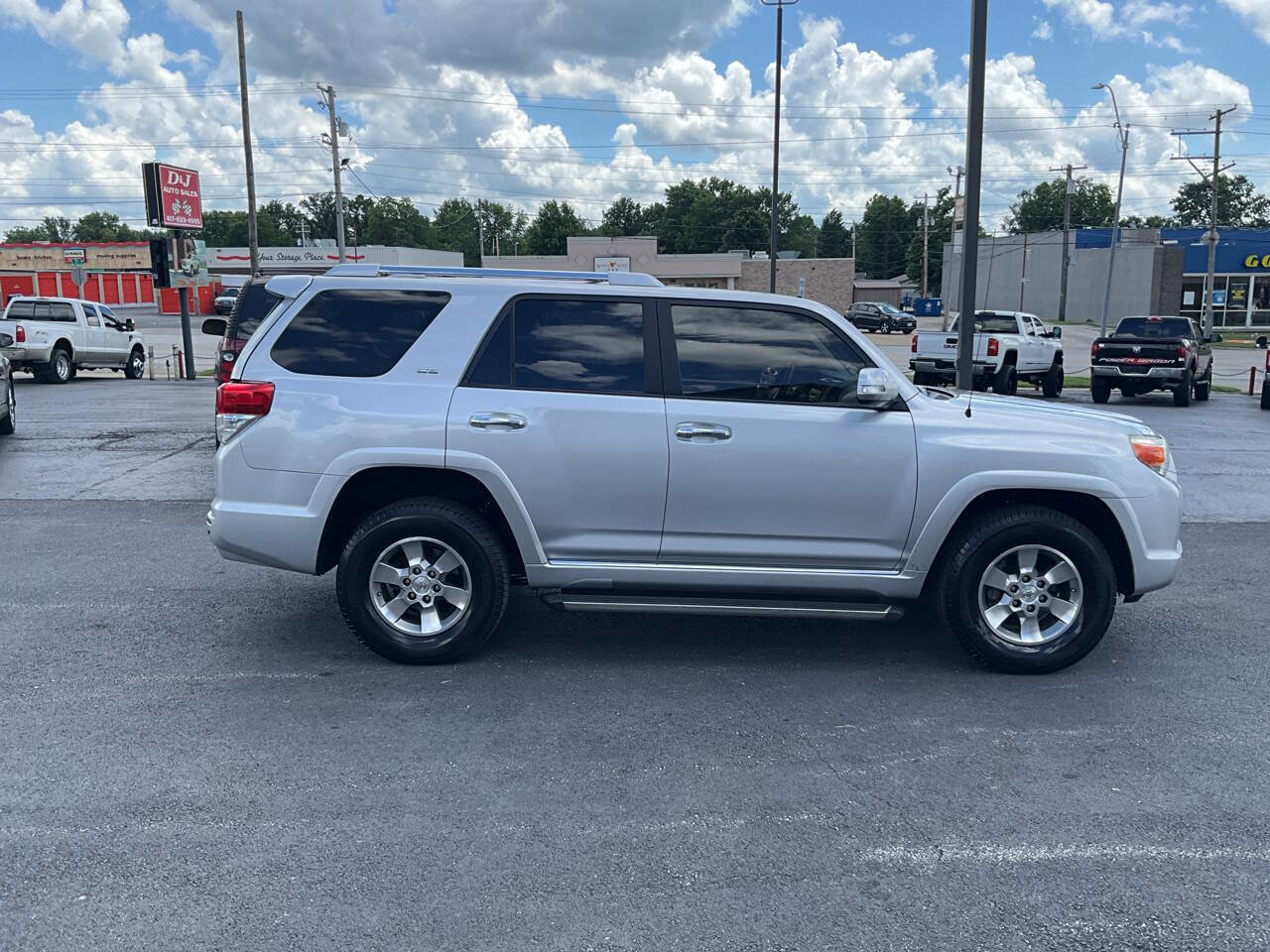 Used 2010 Toyota 4Runner SR5 AWD/4WD image 6