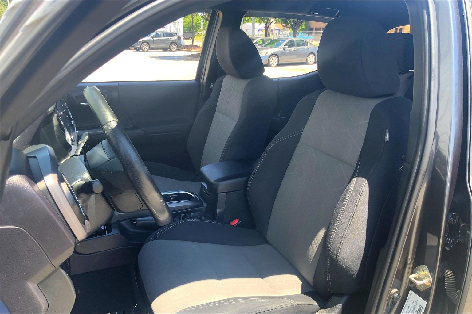 Used 2020 Toyota Tacoma TRD Sport AWD/4WD image 29