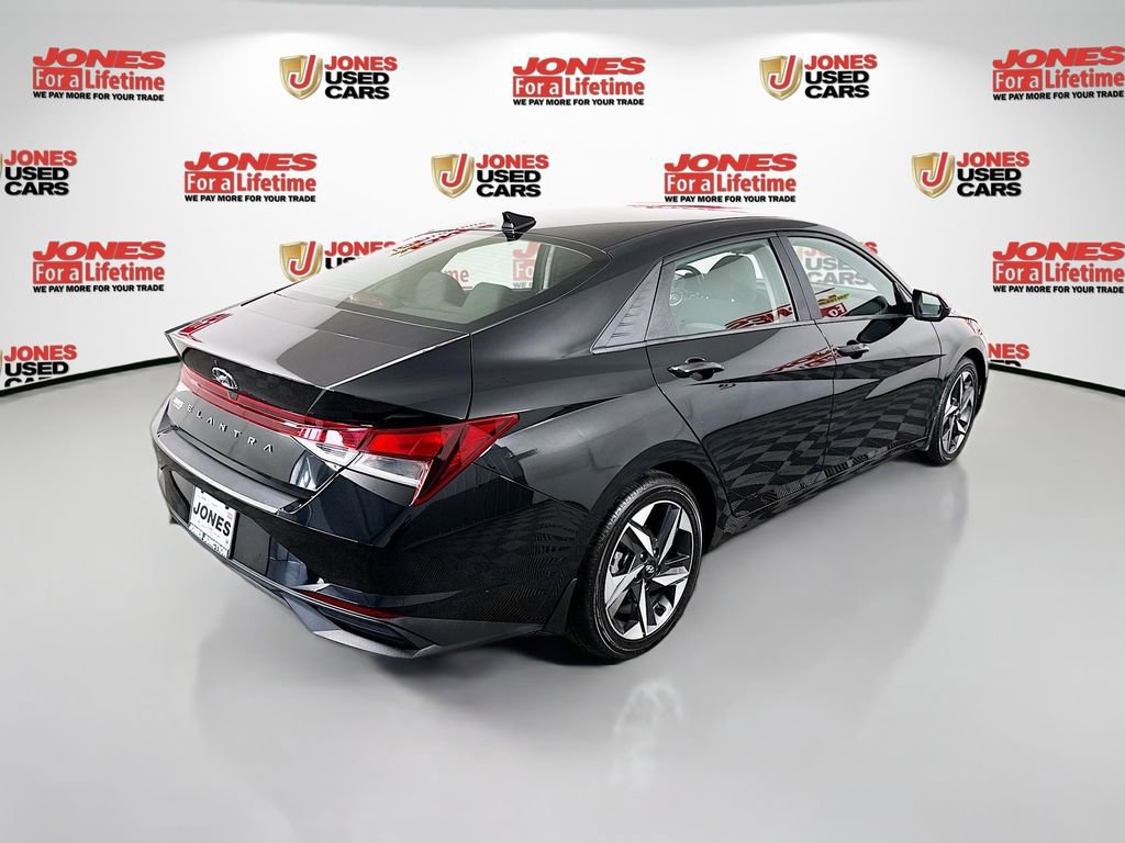 Certified 2023 Hyundai Elantra SEL w/ Convenience Package FWD image 17