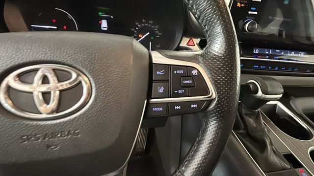 Used 2021 Toyota Sienna XLE FWD image 17