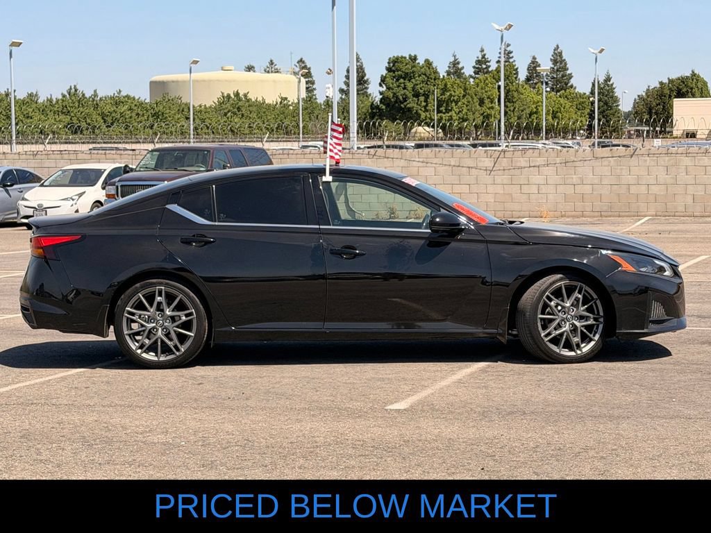 Used 2023 Nissan Altima 2.0 SR FWD image 4