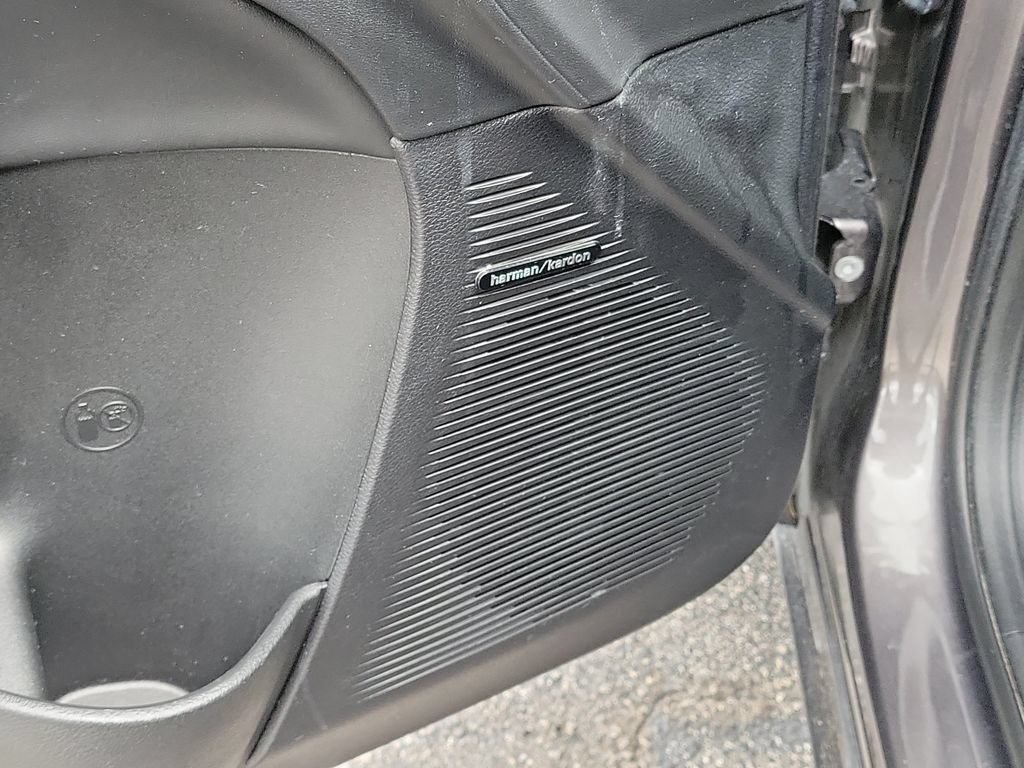 Used 2022 Dodge Challenger R/T Scat Pack RWD image 18