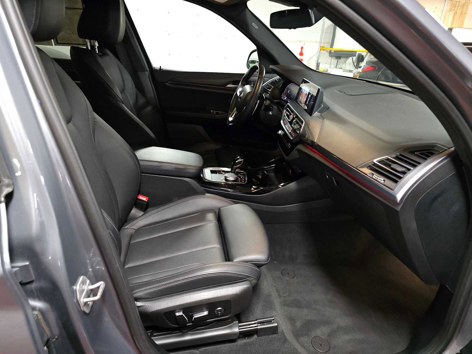 Used 2024 BMW X3 xDrive30i image 10