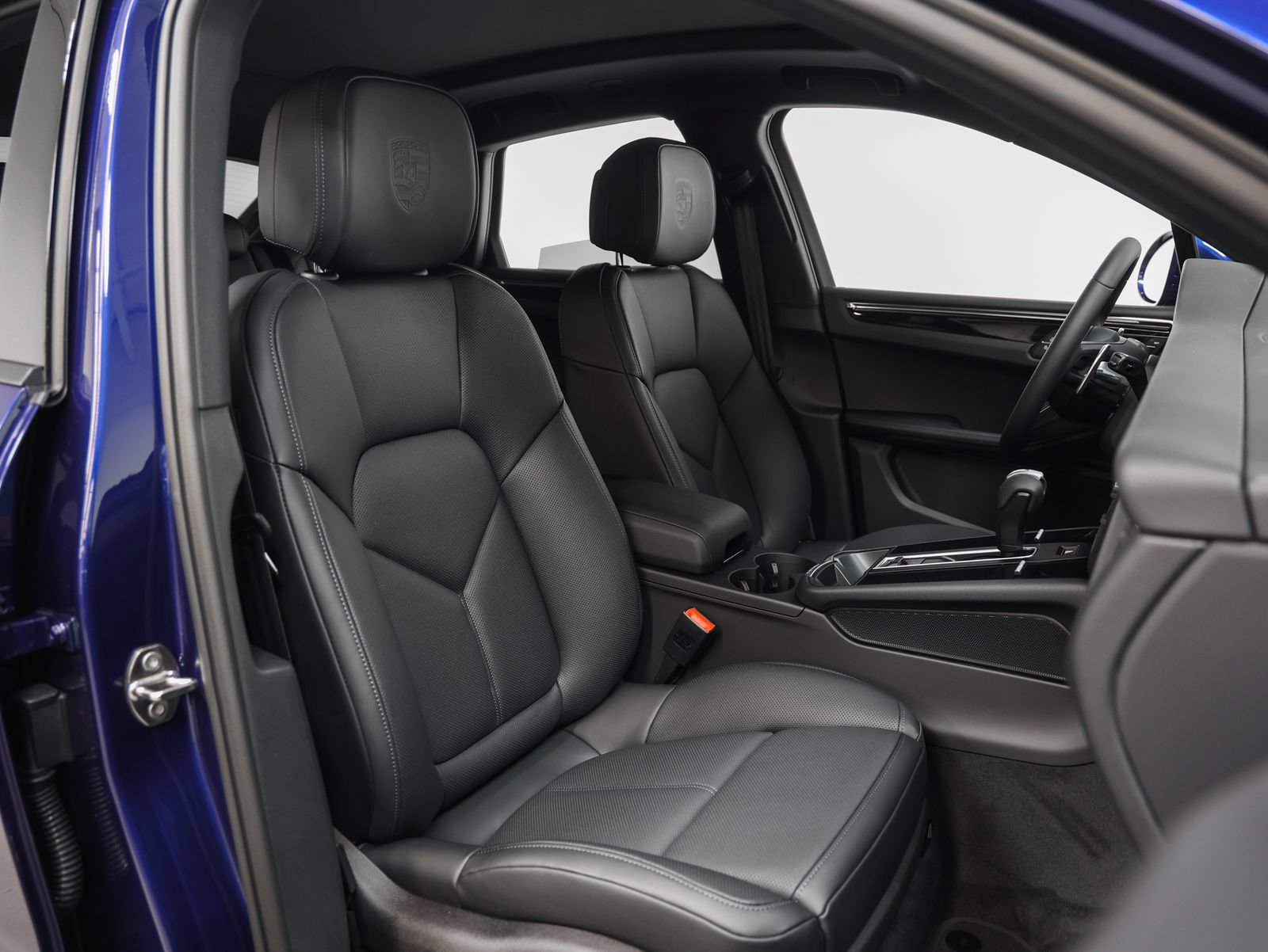 New 2026 Porsche Macan AWD/4WD image 21