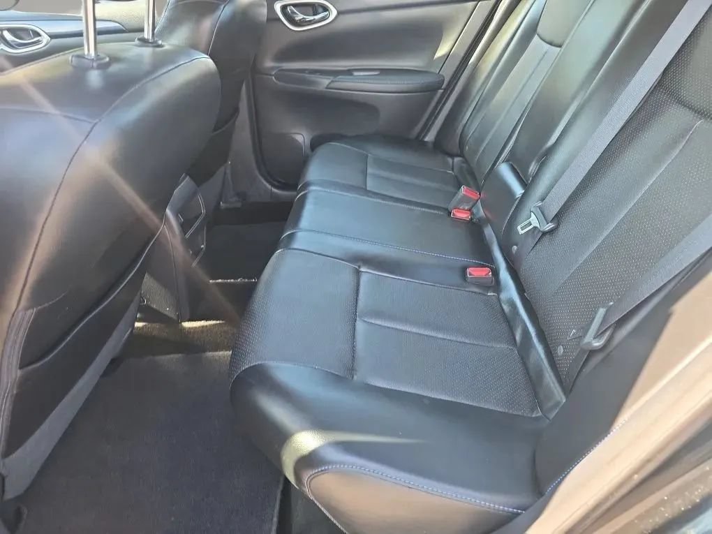 Used 2016 Nissan Sentra SR w/ SR Premium Package FWD image 10
