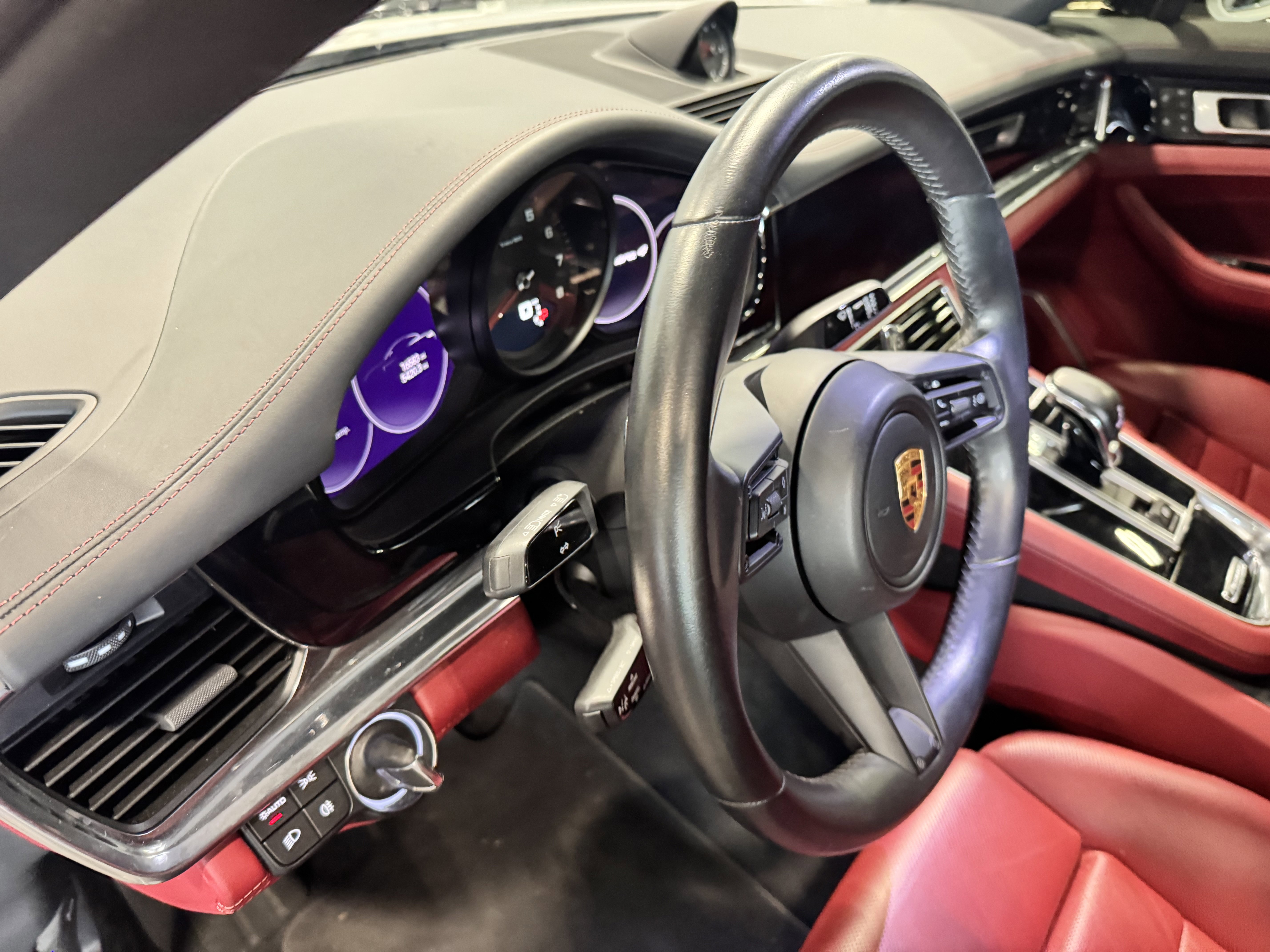 Used 2022 Porsche Panamera 4 image 10