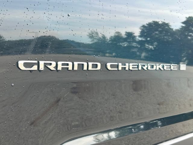 Used 2022 Jeep Grand Cherokee Limited AWD/4WD image 10