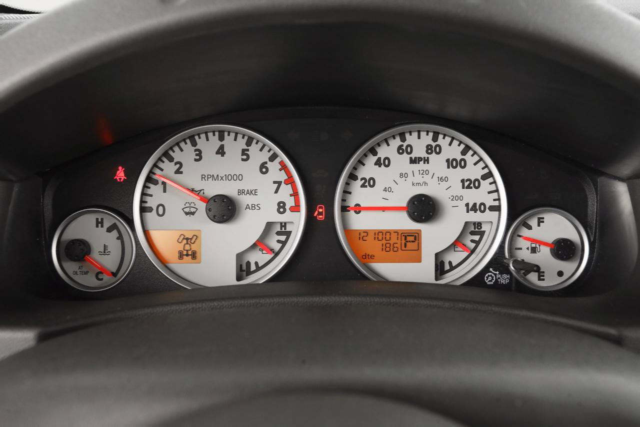 Used 2015 Nissan Frontier PRO-4X image 24