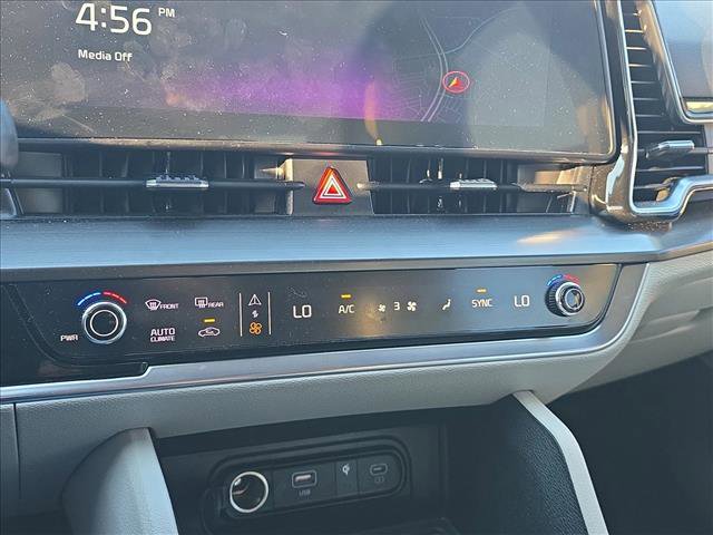 Used 2024 Kia Sportage EX image 14