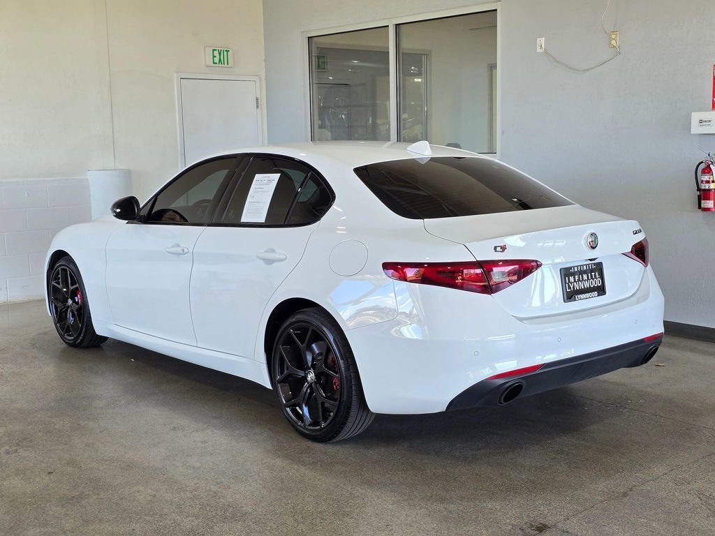 Used 2019 Alfa Romeo Giulia Sprint w/ Nero Edizione image 6