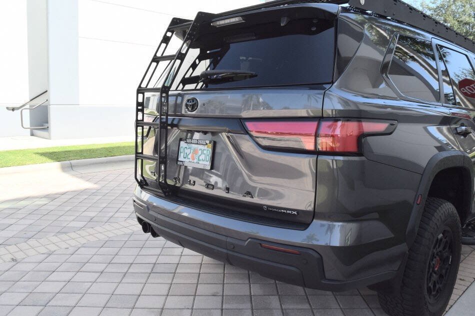 Used 2025 Toyota Sequoia TRD Pro AWD/4WD image 17