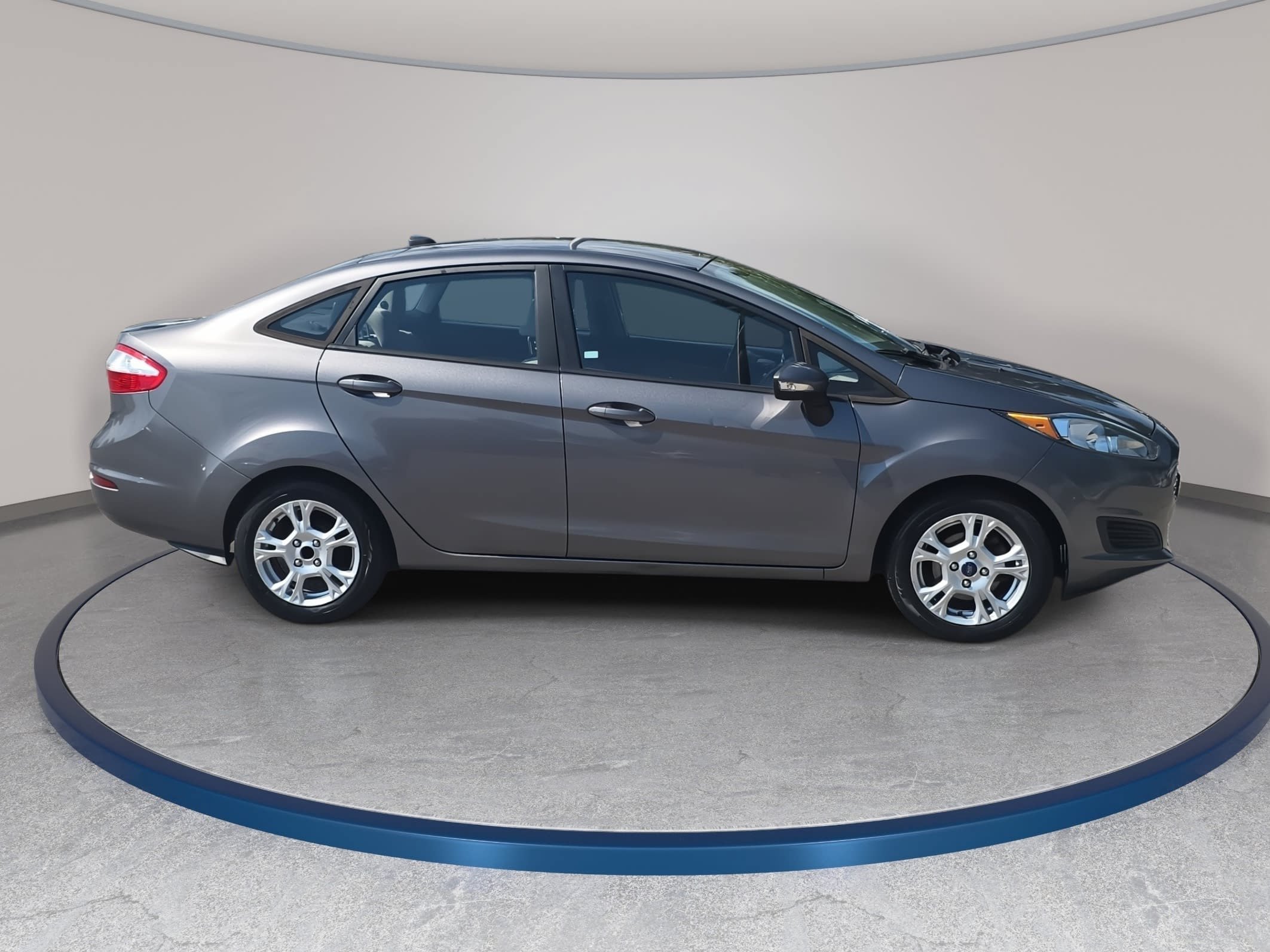 Used 2014 Ford Fiesta SE FWD image 4