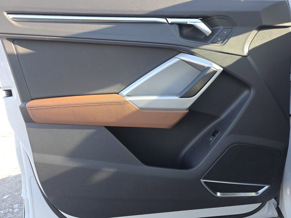 Used 2019 Audi Q3 2.0T Premium Plus w/ Premium Plus Package image 35