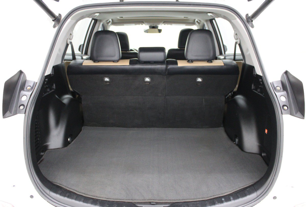 Used 2016 Toyota RAV4 Limited w/ Advanced Technology Package AWD/4WD image 9