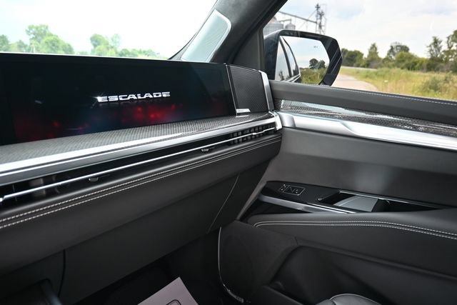 Used 2026 Cadillac Escalade V AWD/4WD image 32