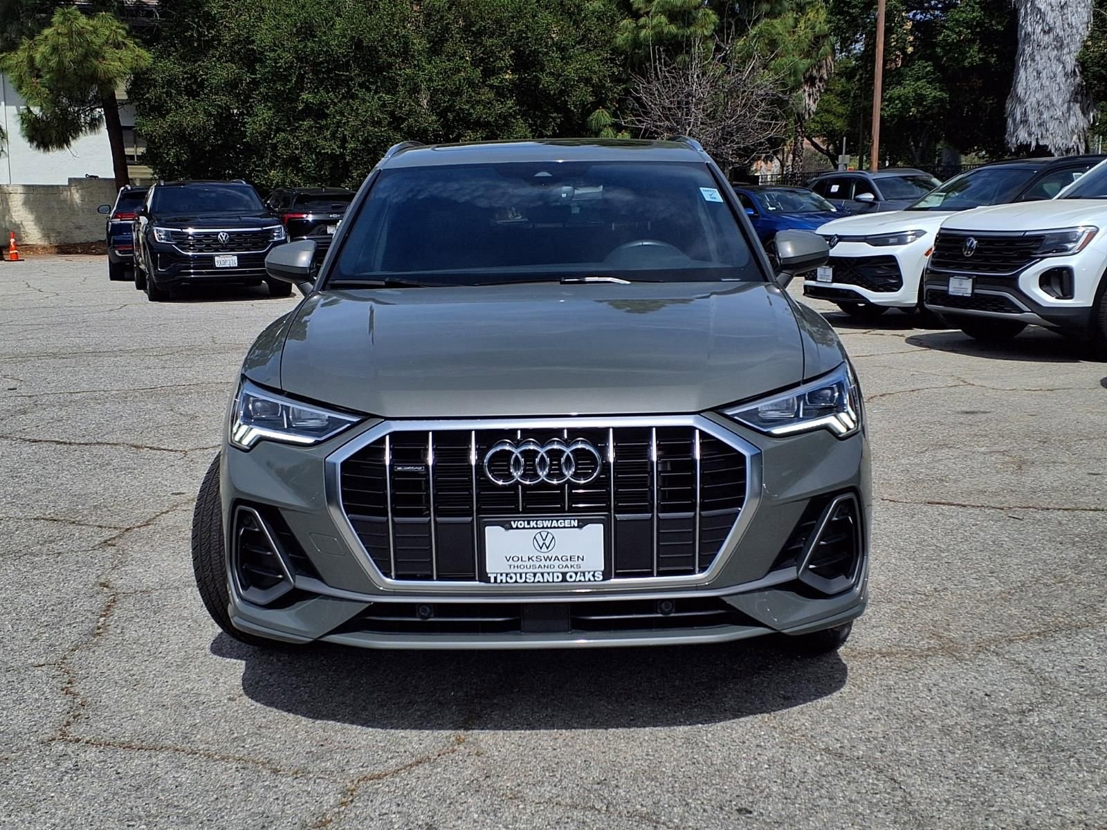 Used 2023 Audi Q3 2.0T Premium w/ Convenience Package image 2