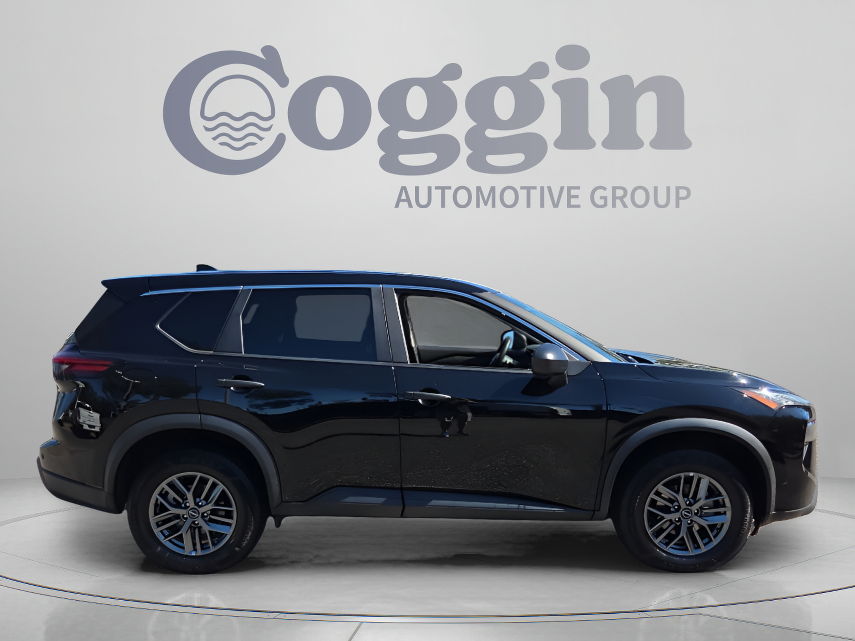Used 2024 Nissan Rogue S AWD/4WD image 6
