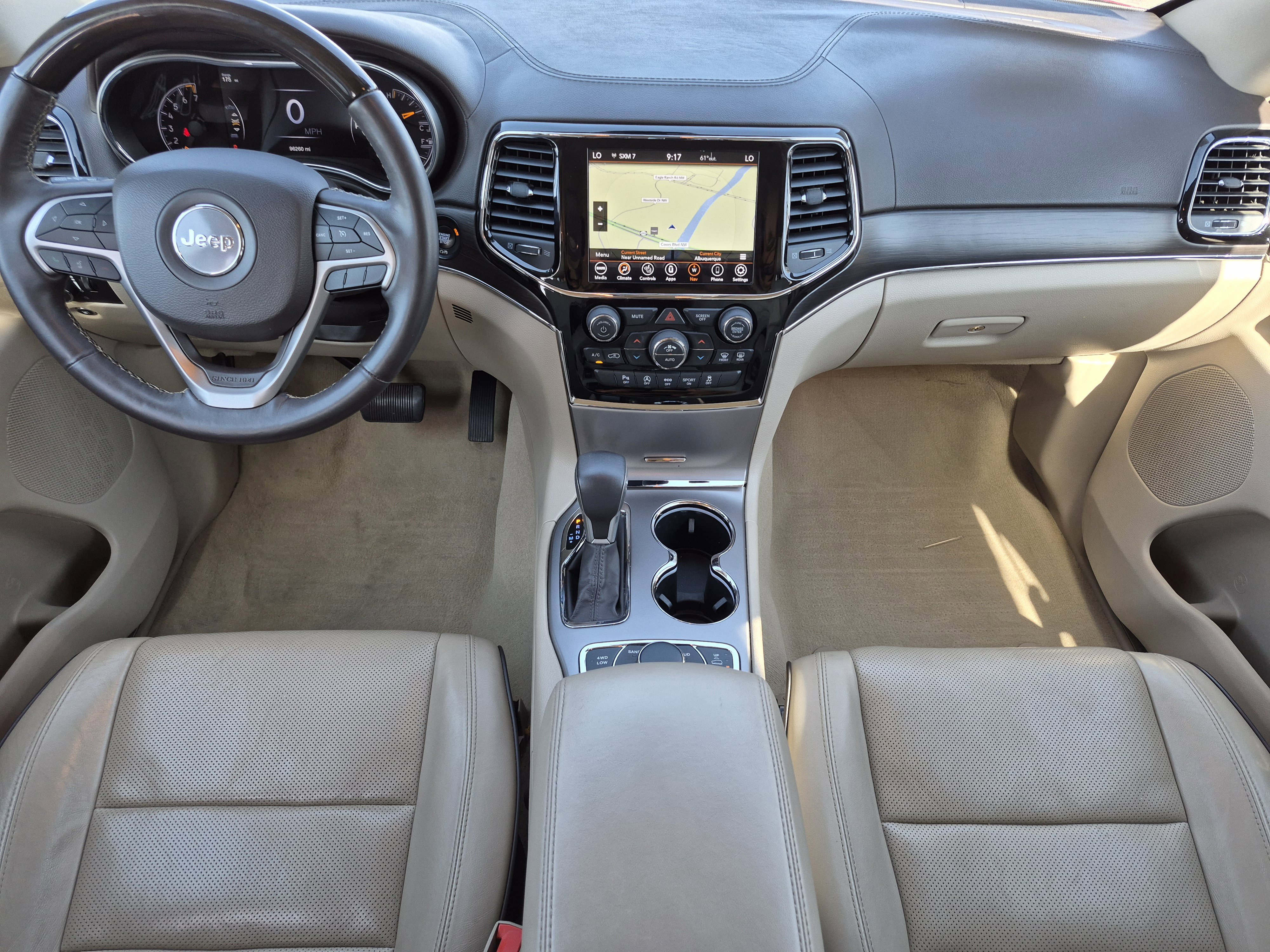 Used 2020 Jeep Grand Cherokee Overland AWD/4WD image 30