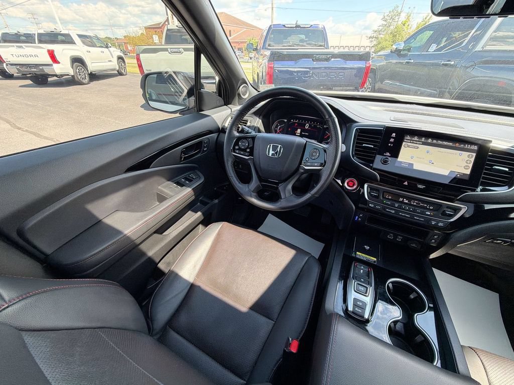 Used 2024 Honda Passport Black Edition image 15