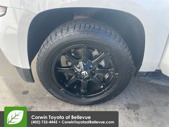 Used 2016 Chevrolet Suburban LT image 11