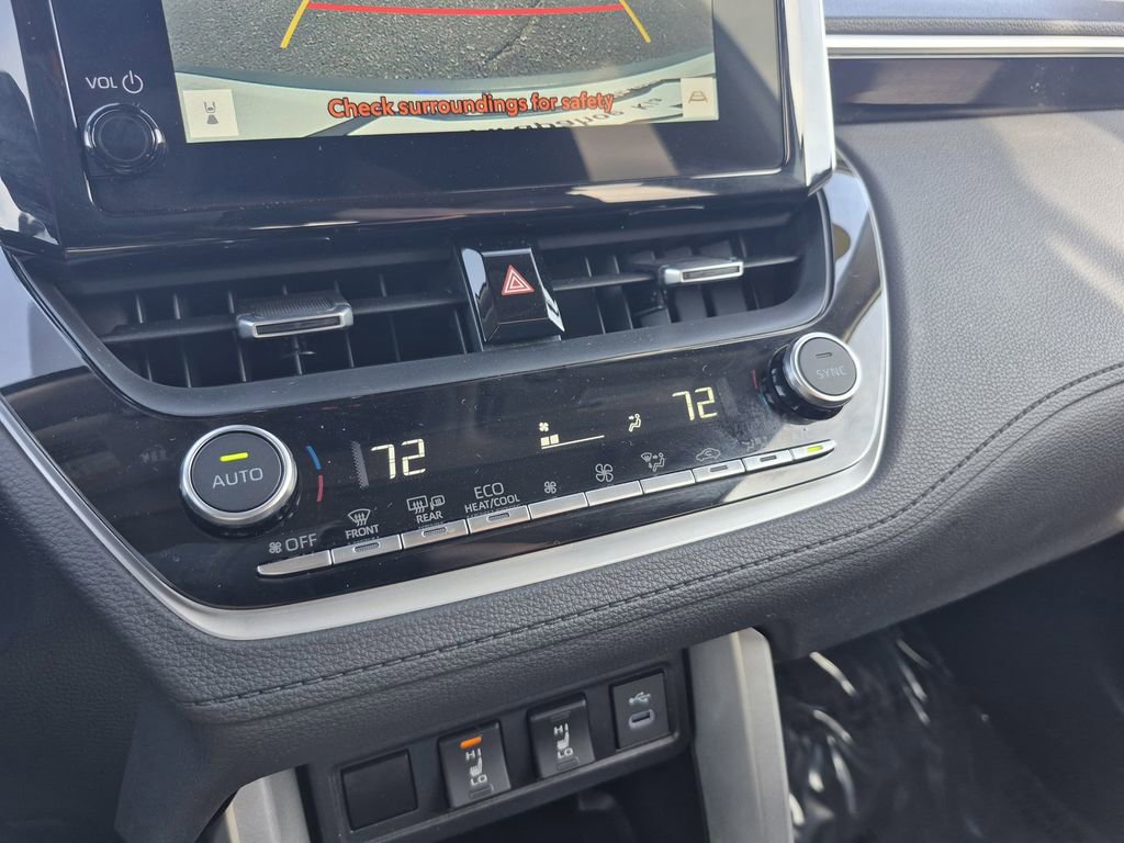 Used 2024 Toyota Corolla Cross XLE w/ Convenience Package image 23