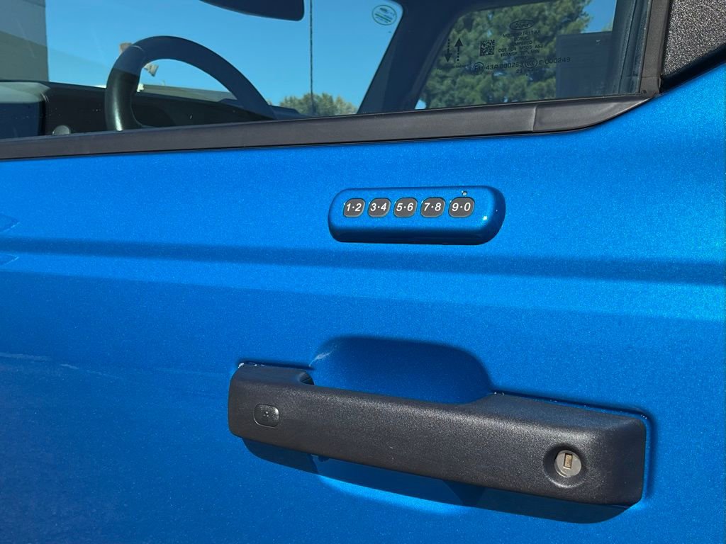 Used 2023 Ford Bronco Badlands image 13