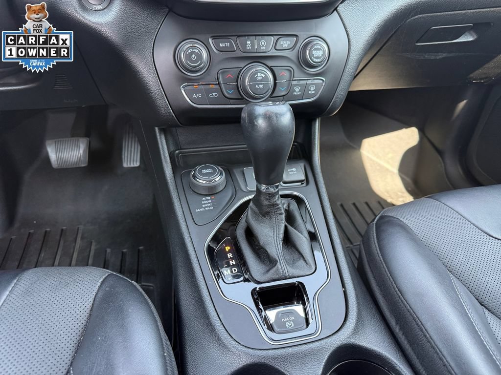 Certified 2022 Jeep Cherokee Limited AWD/4WD image 14