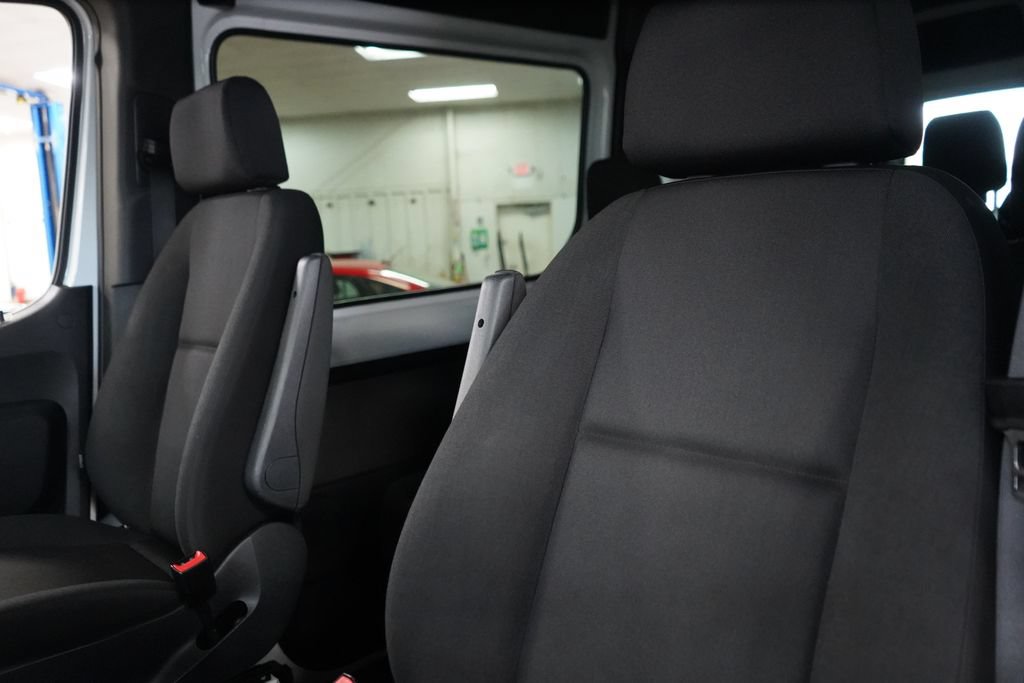 Used 2025 Mercedes-Benz Sprinter 2500 image 18